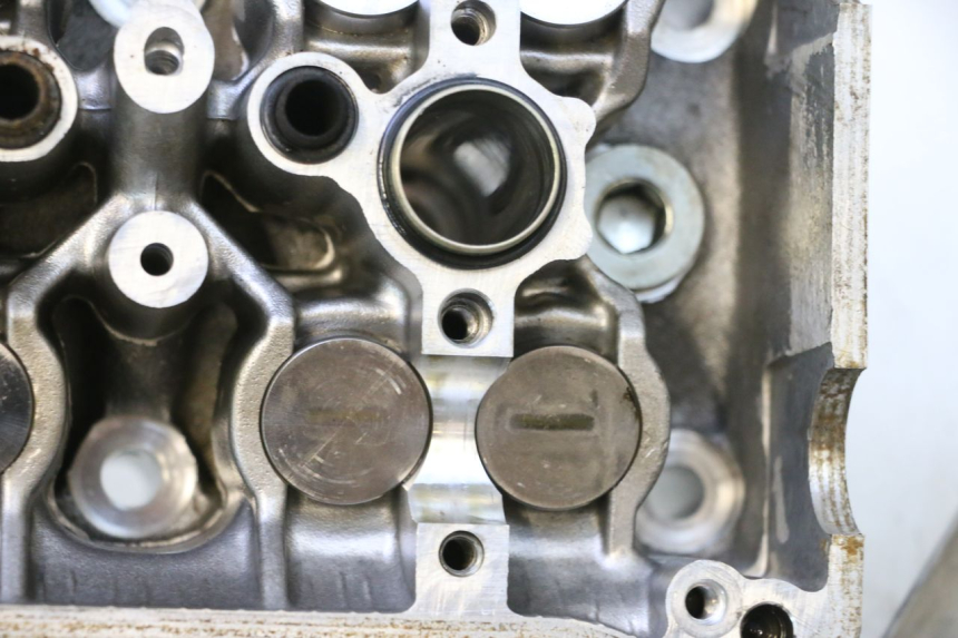 photo de CULATA TRASERA HONDA VFR FI RC46 800 (1998 - 2001) - Características distintivas