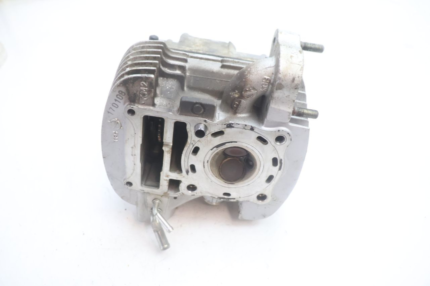 photo de CULATA TRASERO HONDA XLV VARADERO 125 (2007 - 2012) - Vista general del producto