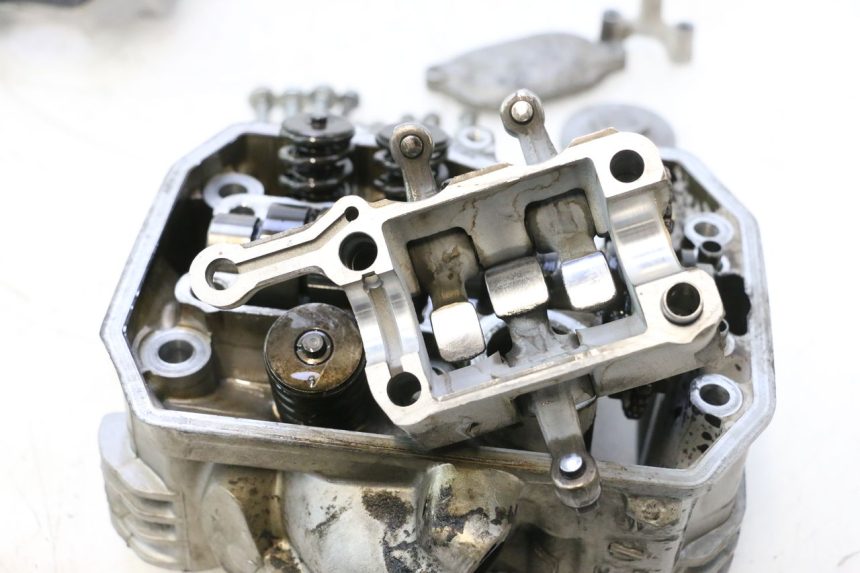 photo de CULATA TRASERO HONDA XRV AFRICA TWIN 750 (1990 - 1992) - Otra vista del artículo