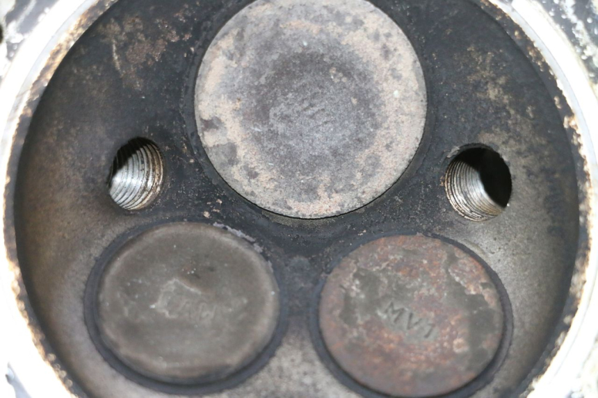 photo de CULATA TRASERO HONDA XRV AFRICA TWIN 750 (1990 - 1992) - Características distintivas