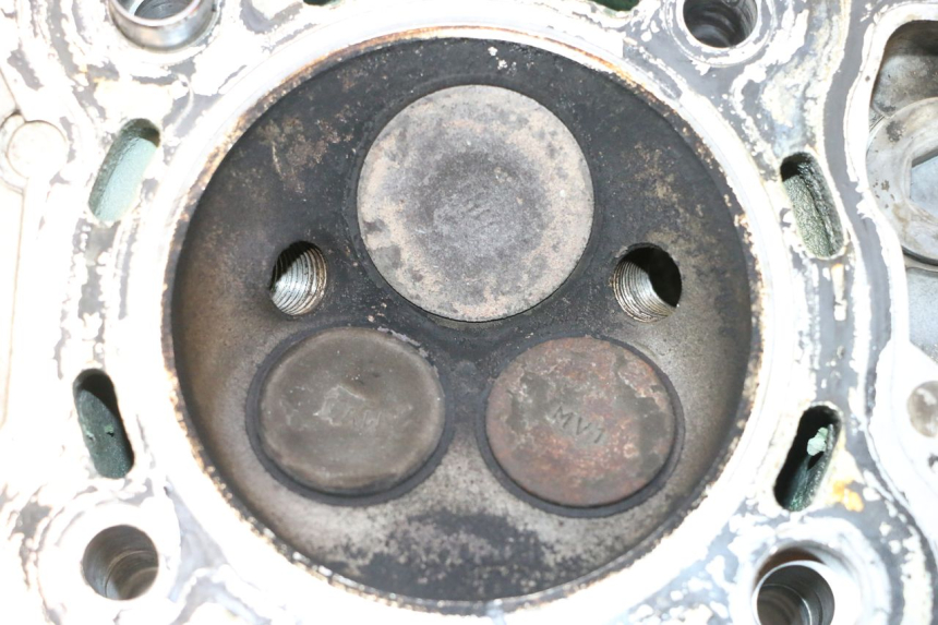 photo de CULATA TRASERO HONDA XRV AFRICA TWIN 750 (1990 - 1992) - Primer plano de alta resolución