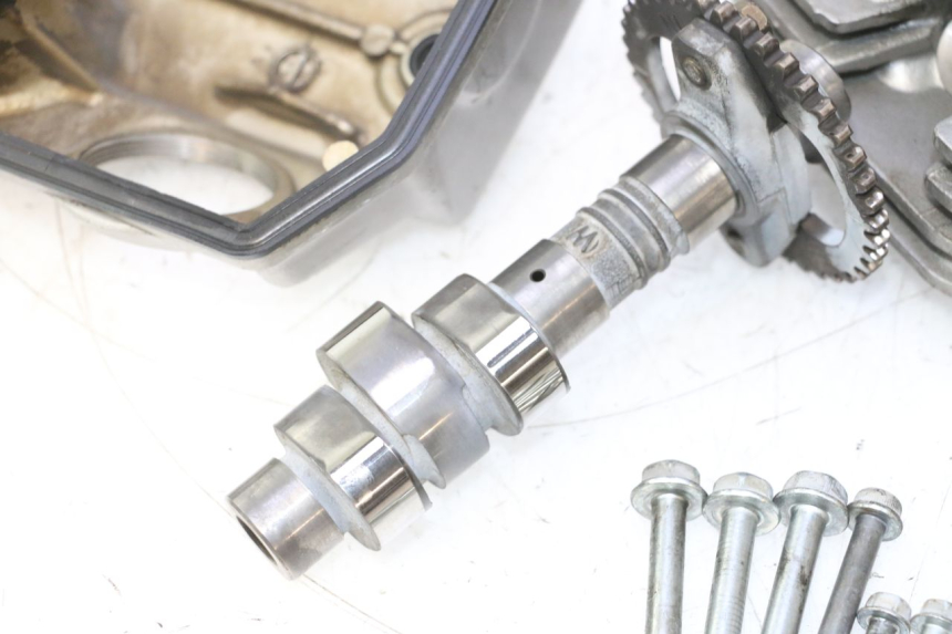 photo de CULATA TRASERO HONDA XRV AFRICA TWIN 750 (1990 - 1992) - Detalles de los puntos de fijación