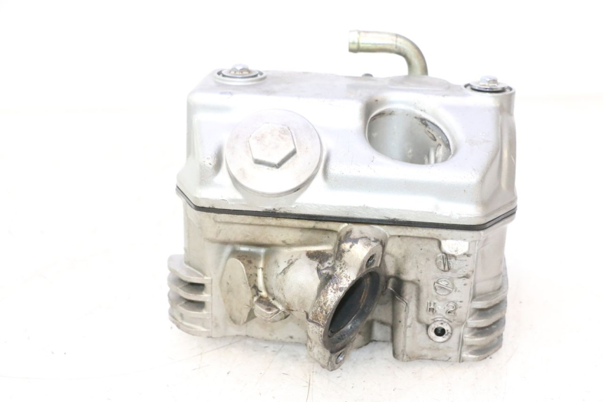 photo de CULATA TRASERO HONDA XRV AFRICA TWIN 750 (1990 - 1992) - Primer plano técnico