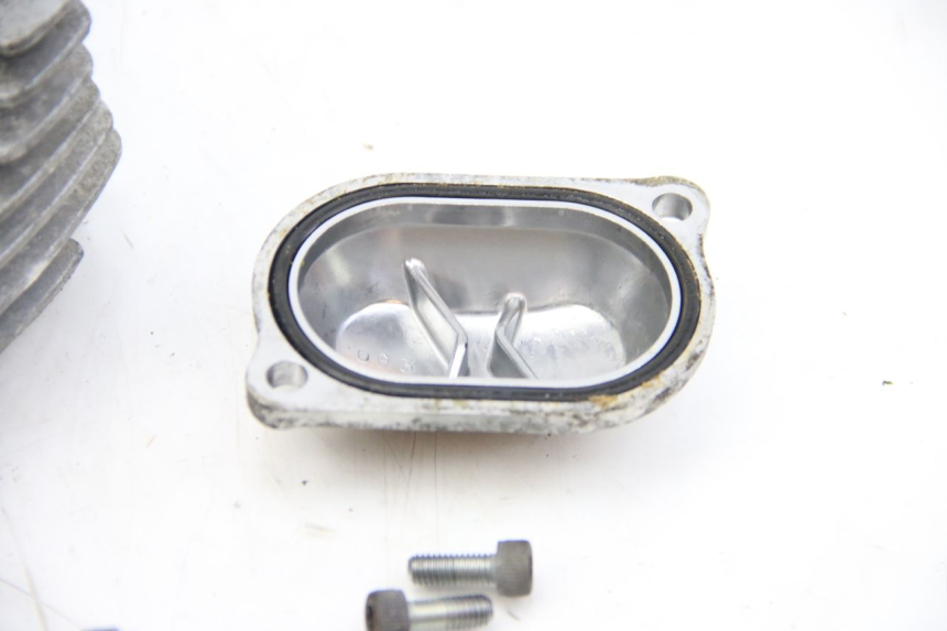 photo de CULATA TRASERA YAMAHA XV VIRAGO 750 (1984 - 1998) - Primer plano técnico