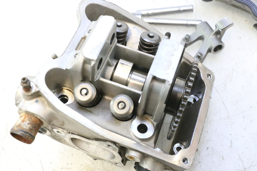 photo de CULATA DELANTERO GILERA GP 800 (2007 - 2013) - Enfoque en la estructura