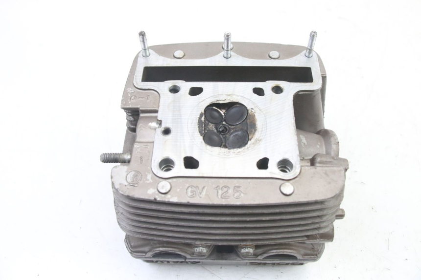 photo de CULATA DELANTERO HYOSUNG GTR 125 (2006 - 2008) - Otra perspectiva