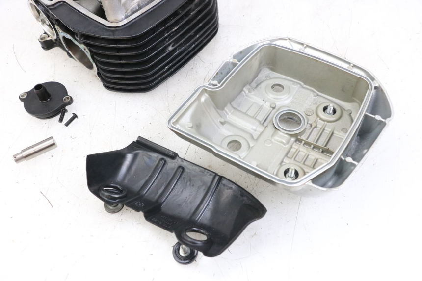 photo de CULATA DELANTERO MOTO GUZZI NORGE 8V GT 1200 (2011 - 2016) - Enfoque en la estructura