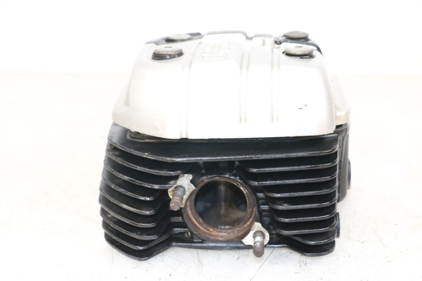 photo de CULATA DELANTERO MOTO GUZZI NORGE 8V GT 1200 (2011 - 2016) - Detalles de los puntos de fijación