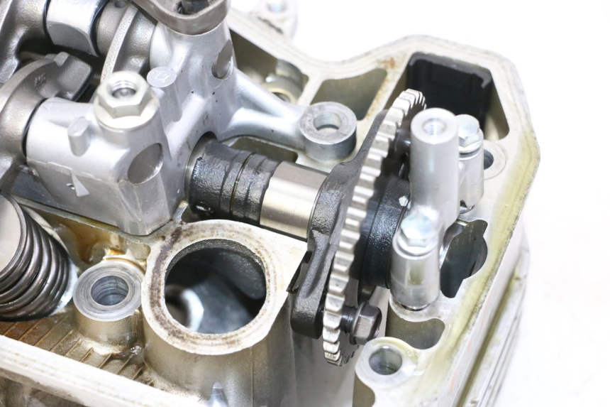 photo de CULATA DELANTERO HONDA NTV DEAUVILLE 650 (2001 - 2006) - Ángulo de visión alternativo