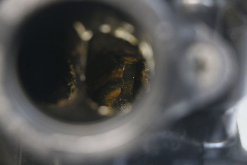 photo de CULATA DELANTERA SUZUKI SV N 650 (1999 - 2002) - Zoom estado de uso