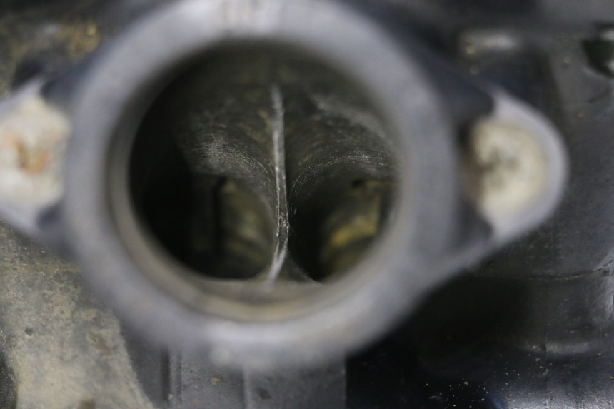 photo de CULATA DELANTERA SUZUKI SV N 650 (1999 - 2002) - Primer plano técnico