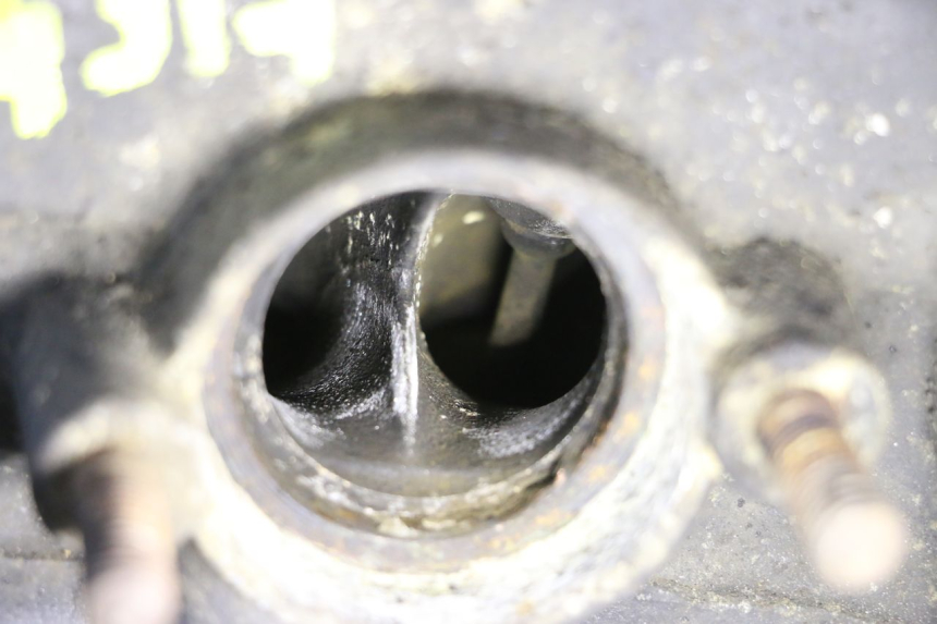 photo de CULATA DELANTERA SUZUKI SV N 650 (1999 - 2002) - Zoom sobre los componentes