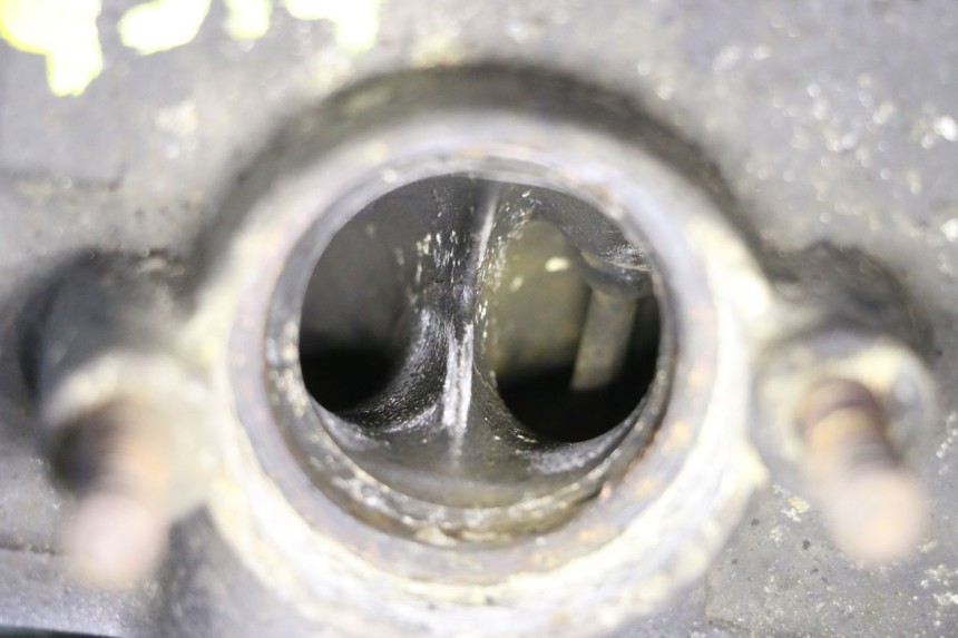 photo de CULATA DELANTERA SUZUKI SV N 650 (1999 - 2002) - Enfoque en la estructura