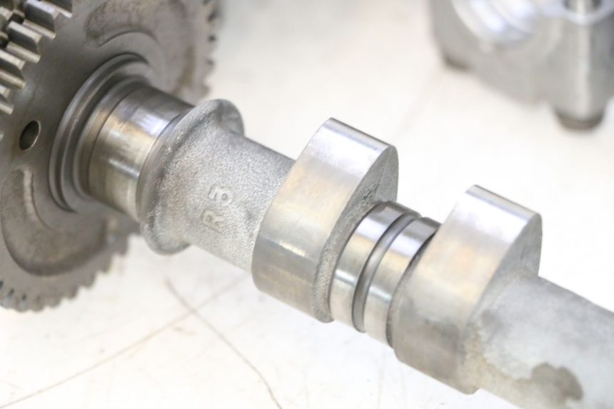 photo de CILINDRO DELANTERO HONDA VFR FI RC46 800 (1998 - 2001) - Enfoque en la estructura