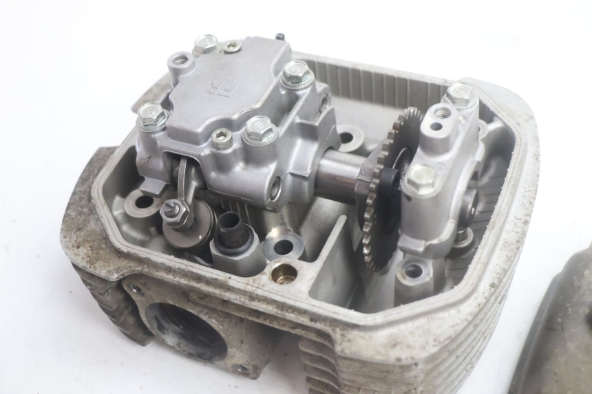 photo de CULATA DELANTERO HONDA XLV VARADERO 125 (2007 - 2012) - Inspección visual detallada