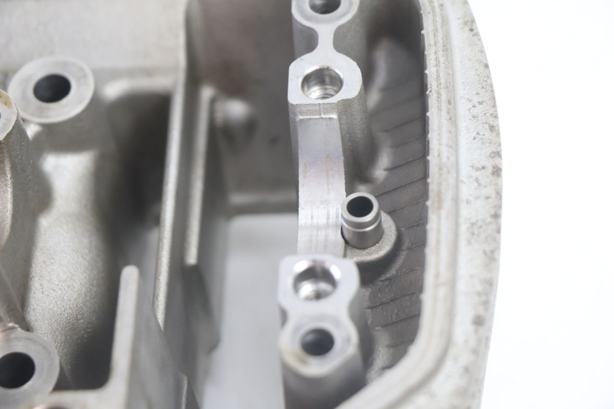 photo de CULATA DELANTERO HONDA XLV VARADERO 125 (2007 - 2012) - Primer plano técnico