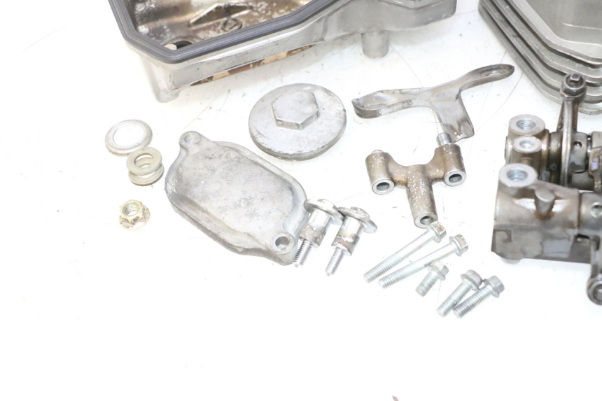 photo de CULATA DELANTERO HONDA XRV AFRICA TWIN 750 (1990 - 1992) - Enfoque en la estructura
