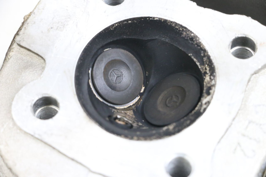 photo de CULATA JONWAY AZTRAL 125 (2008 - 2017) - Detalles de los puntos de fijación