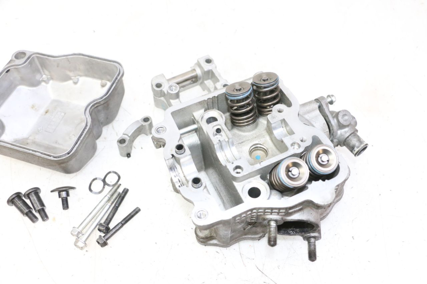 photo de CULATA SUZUKI BURGMAN 125 (2007 - 2014) - Zoom sobre los componentes