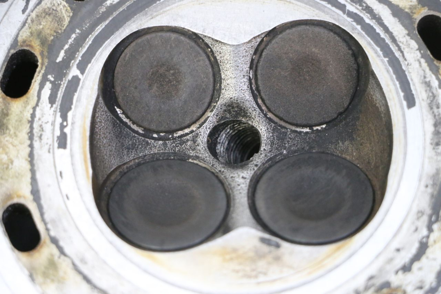 photo de CULATA SUZUKI BURGMAN 125 (2007 - 2014) - Enfoque en la estructura