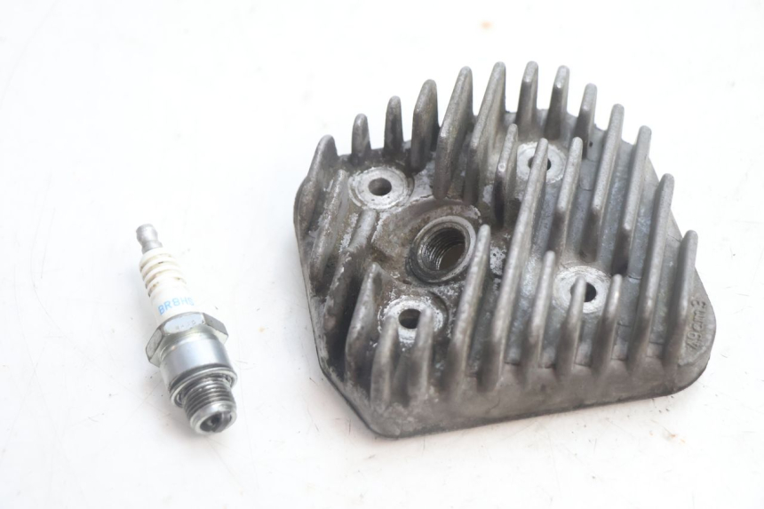 photo de CULATA PEUGEOT BUXY 50 (1993 - 1998) - Primer plano técnico