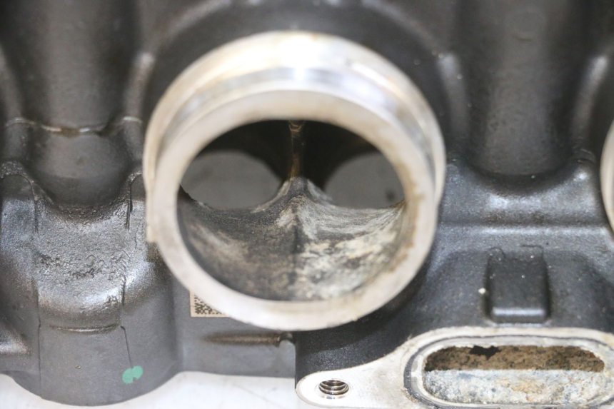 photo de CULATA HONDA CB R 1000 (2018 - 2023) - Zoom sobre los componentes