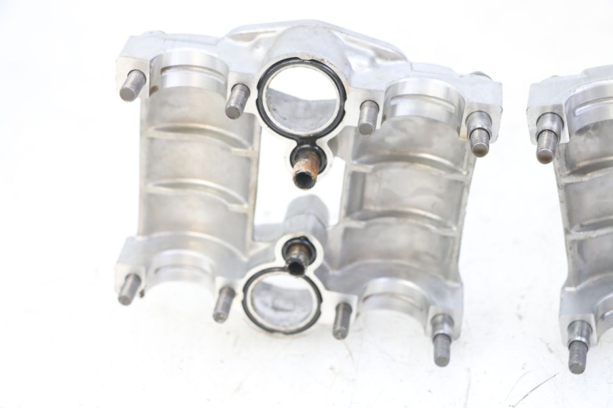 photo de CULATA HONDA CB R 1000 (2018 - 2023) - Detalles de los puntos de fijación