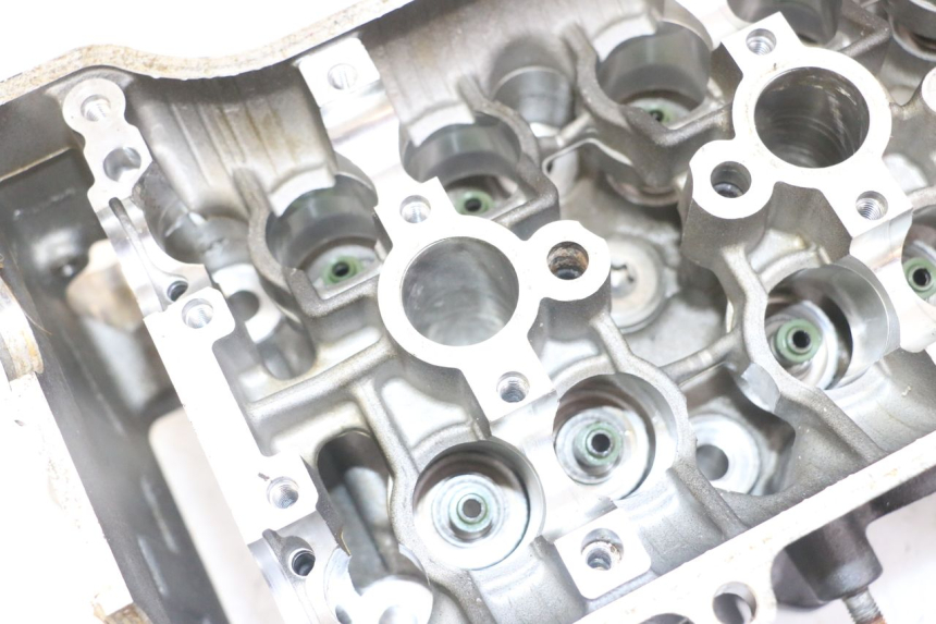 photo de CULATA HONDA CB R 1000 (2018 - 2023) - Zoom sobre los componentes