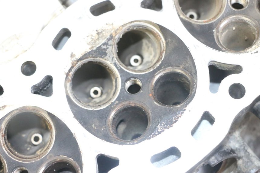 photo de CULATA HONDA CB R 1000 (2018 - 2023) - Detalles de los puntos de fijación