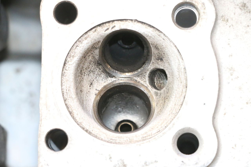 photo de CULATA HONDA CB TWO FIFTY 250 (1991 - 2002) - Ángulo de visión alternativo