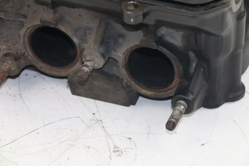 photo de CULATA HONDA CBF N 600 (2004 - 2007) - Primer plano de alta resolución