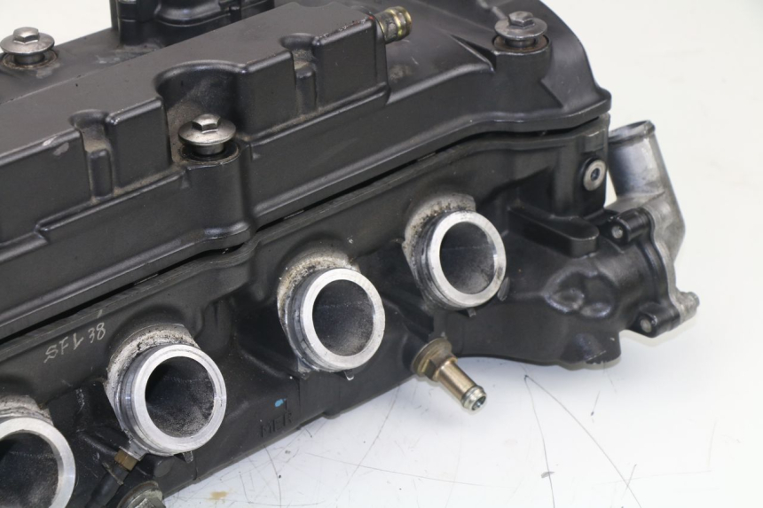 photo de CULATA HONDA CBF N 600 (2004 - 2007) - Enfoque en la estructura