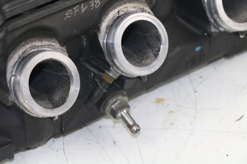 photo de CULATA HONDA CBF N 600 (2004 - 2007) - Ángulo de visión alternativo