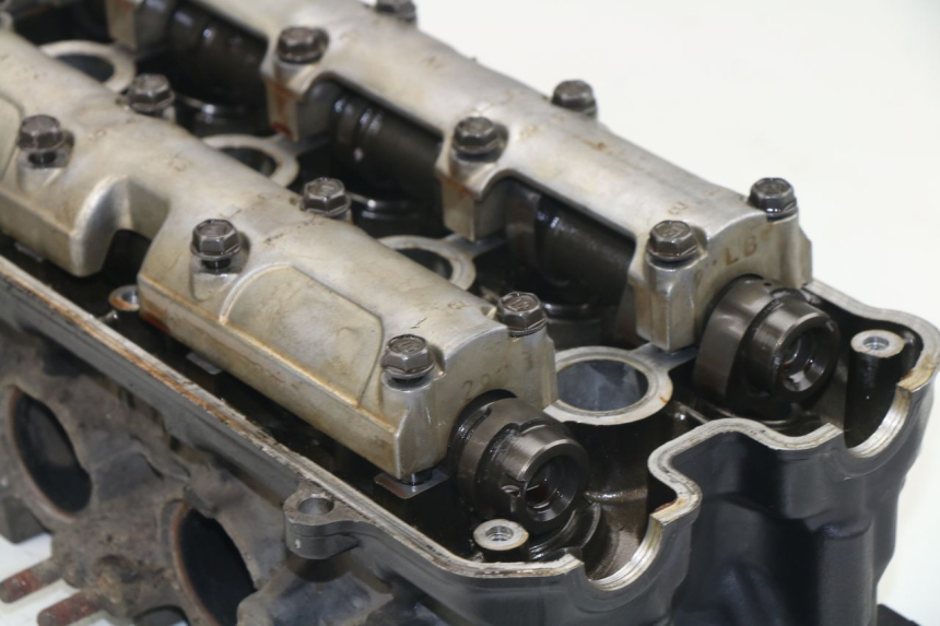 photo de CULATA HONDA CBF N 600 (2004 - 2007) - Detalles de los puntos de fijación