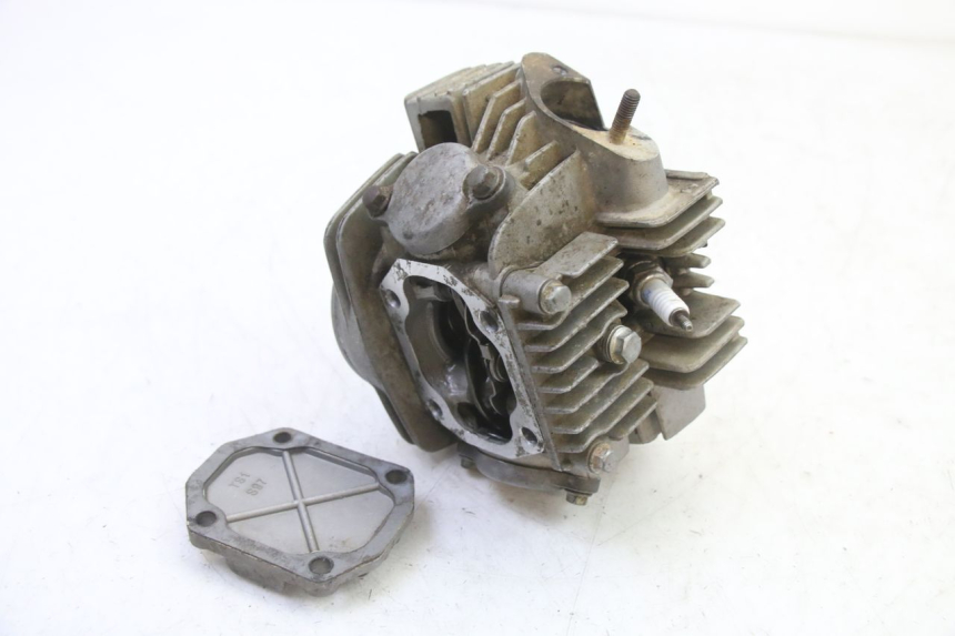 photo de CULATA BSE DIRTBIKE PH10L 125 - Detalles de los puntos de fijación