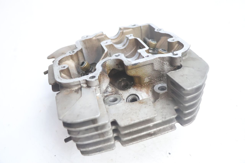 photo de CULATA SUZUKI DR S 600 (1985 - 1989) - Primer plano técnico
