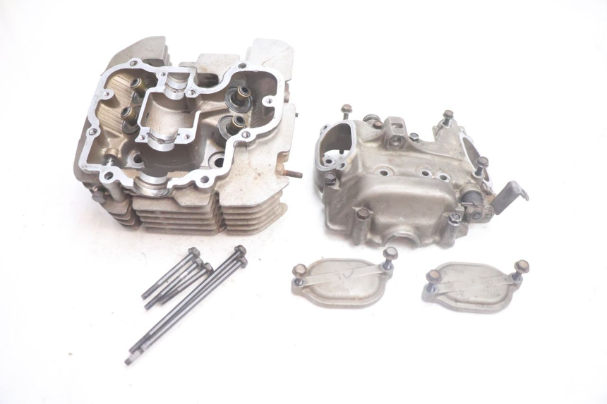 photo de CULATA SUZUKI DR S 600 (1985 - 1989) - Detalles de los puntos de fijación
