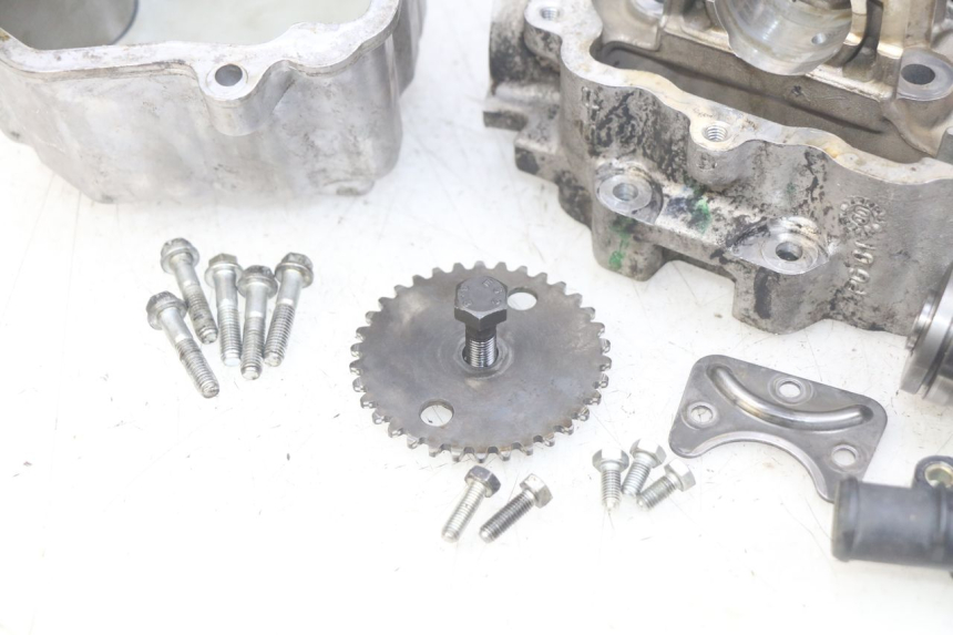 photo de CULATA PEUGEOT ELYSEO 125 (1999 - 2004) - Detalle de la pieza