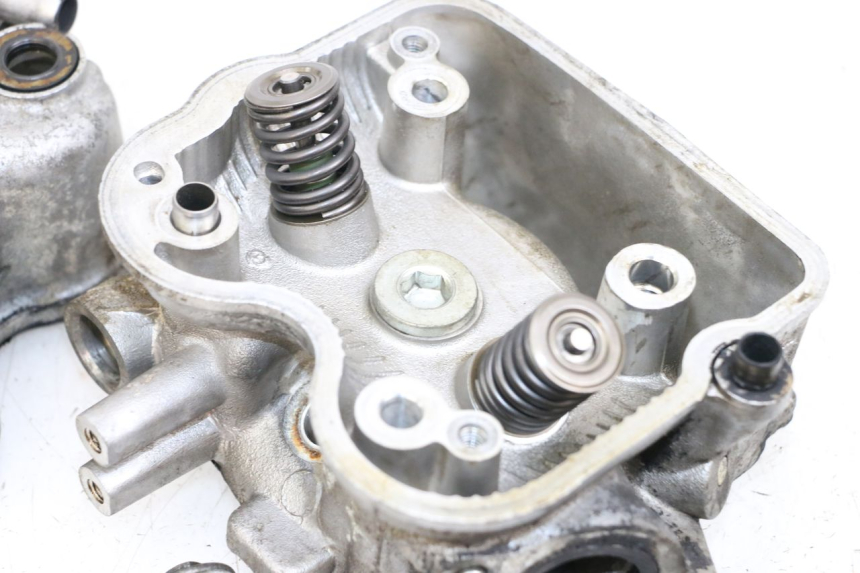 photo de culata HONDA FES S-WING SWING ABS 125 (2007 - 2015) - Ángulo de visión alternativo