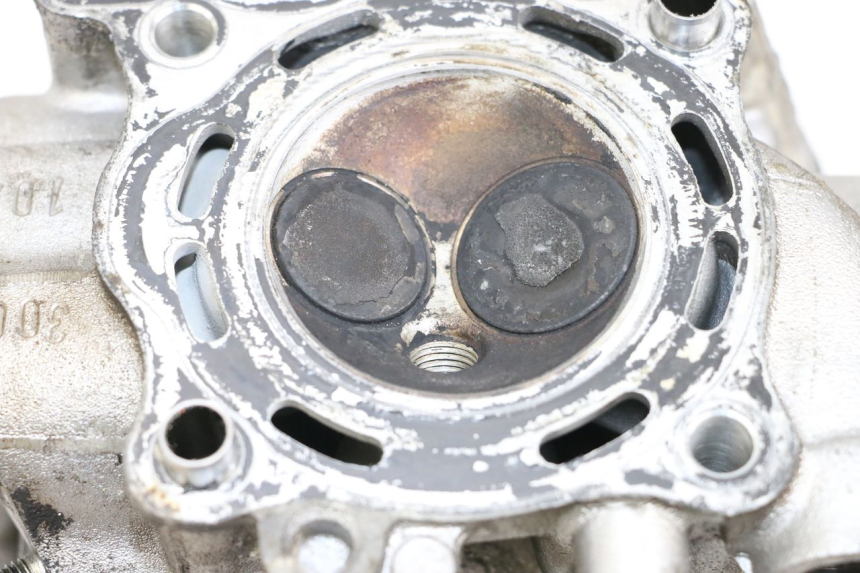 photo de culata HONDA FES S-WING SWING ABS 125 (2007 - 2015) - Estado de la superficie y material