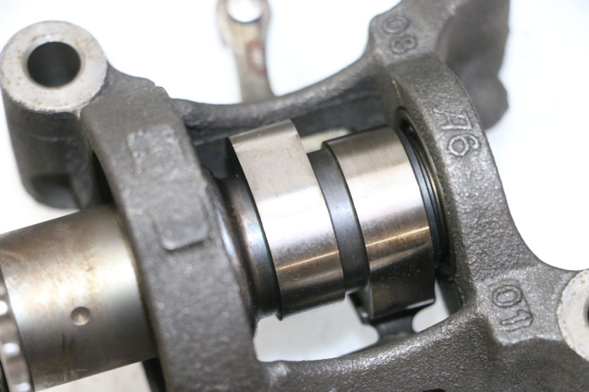 photo de culata HONDA FES S-WING SWING ABS 125 (2007 - 2015) - Enfoque en la estructura