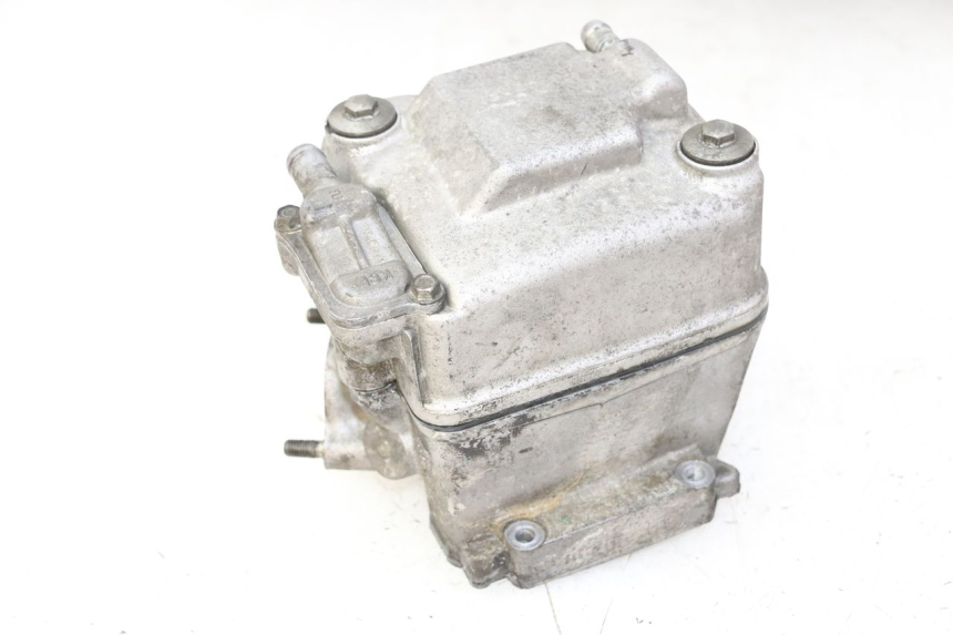 photo de culata HONDA FES S-WING SWING ABS 125 (2007 - 2015) - Primer plano técnico