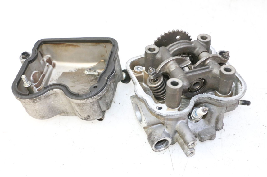 photo de culata HONDA FES S-WING SWING ABS 125 (2007 - 2015) - Detalles de los puntos de fijación