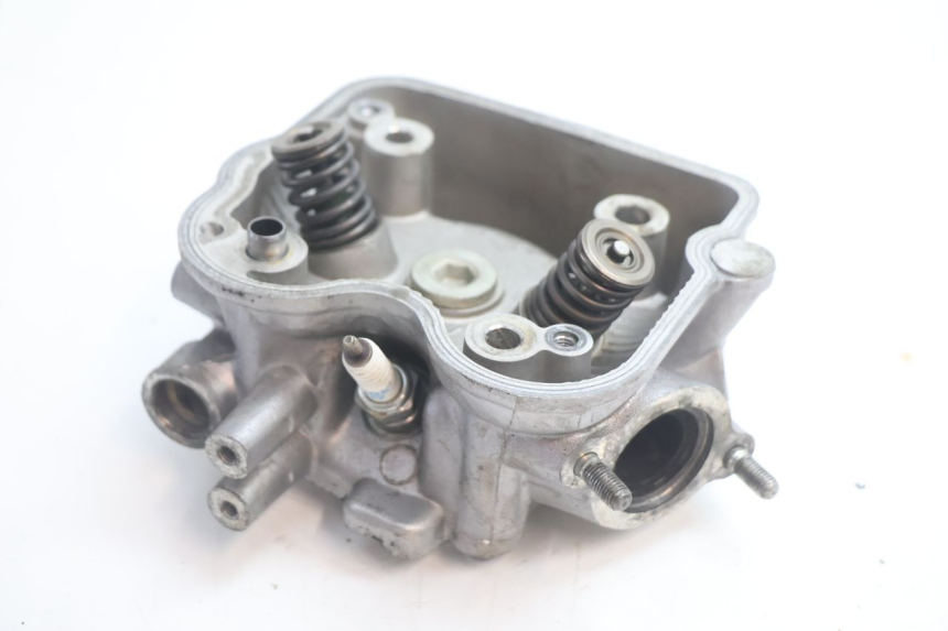 photo de culata HONDA FES S-WING SWING ABS 125 (2007 - 2015) - Otra vista del artículo