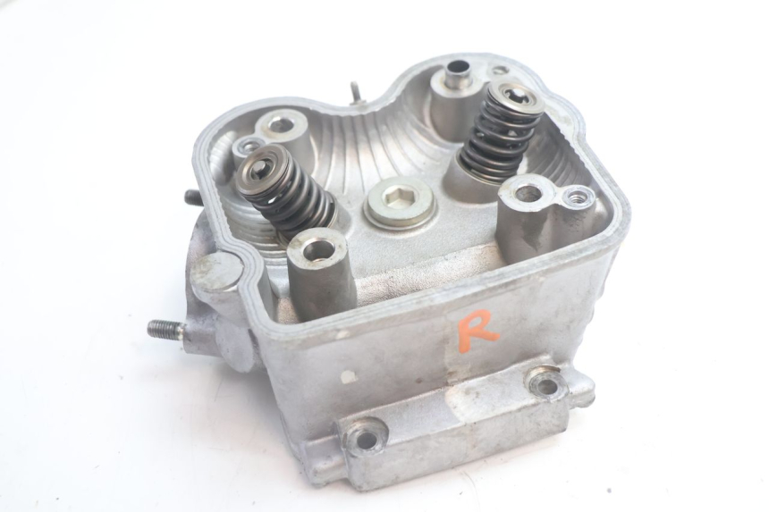 photo de culata HONDA FES S-WING SWING ABS 125 (2007 - 2015) - Características distintivas