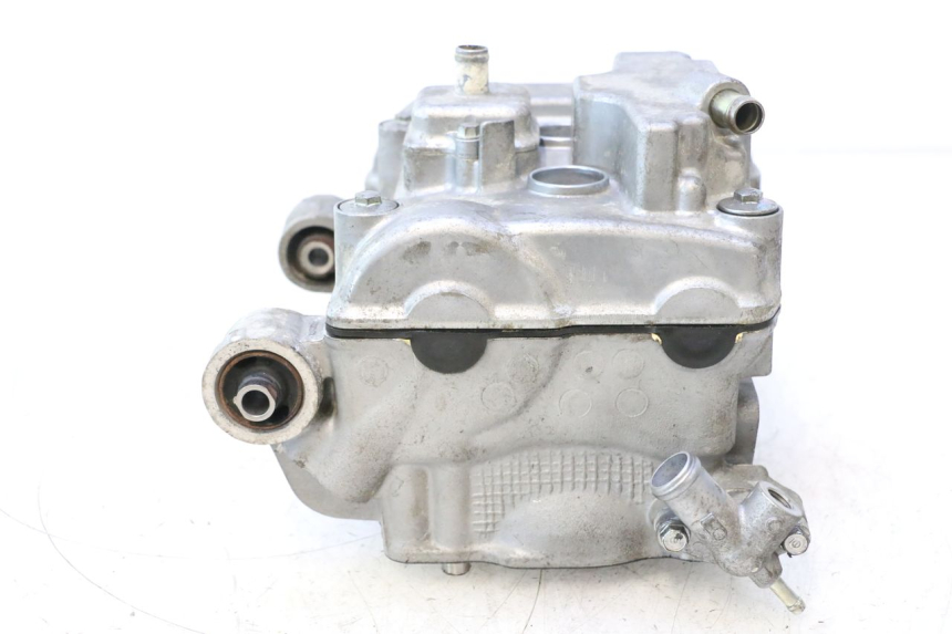 photo de CULATA HONDA FJS SILVER WING SILVERWING 400 (2005 - 2008) - Enfoque en la estructura