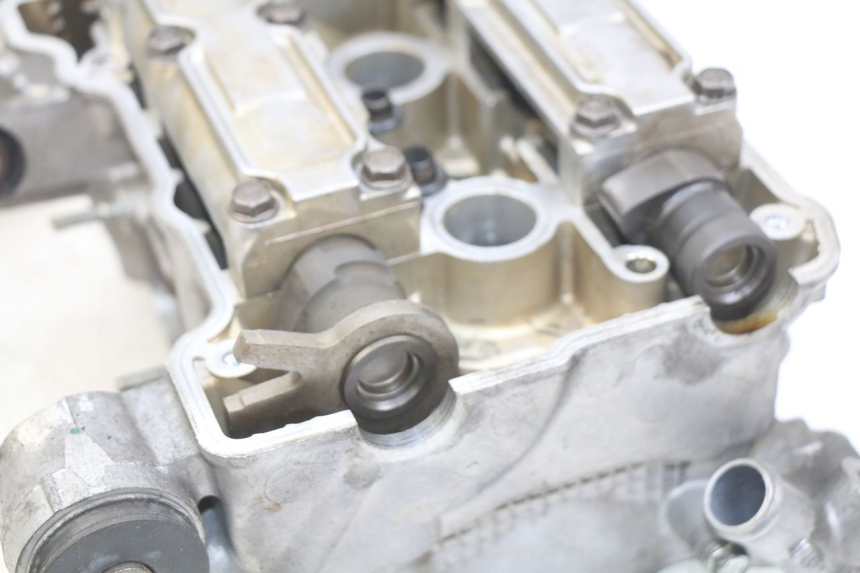 photo de CULATA HONDA FJS SILVERWING SILVER WING 400 (2009 - 2016) - Características distintivas