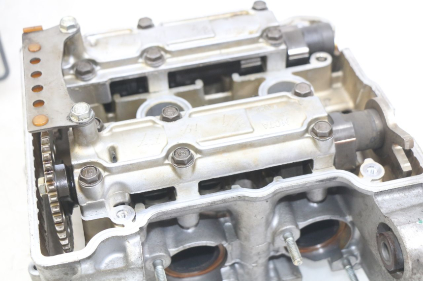 photo de CULATA HONDA FJS SILVERWING SILVER WING 400 (2009 - 2016) - Zoom sobre los componentes