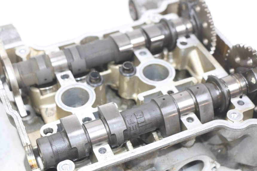 photo de CULATA HONDA FJS SILVERWING SILVER WING 400 (2009 - 2016) - Inspección visual detallada