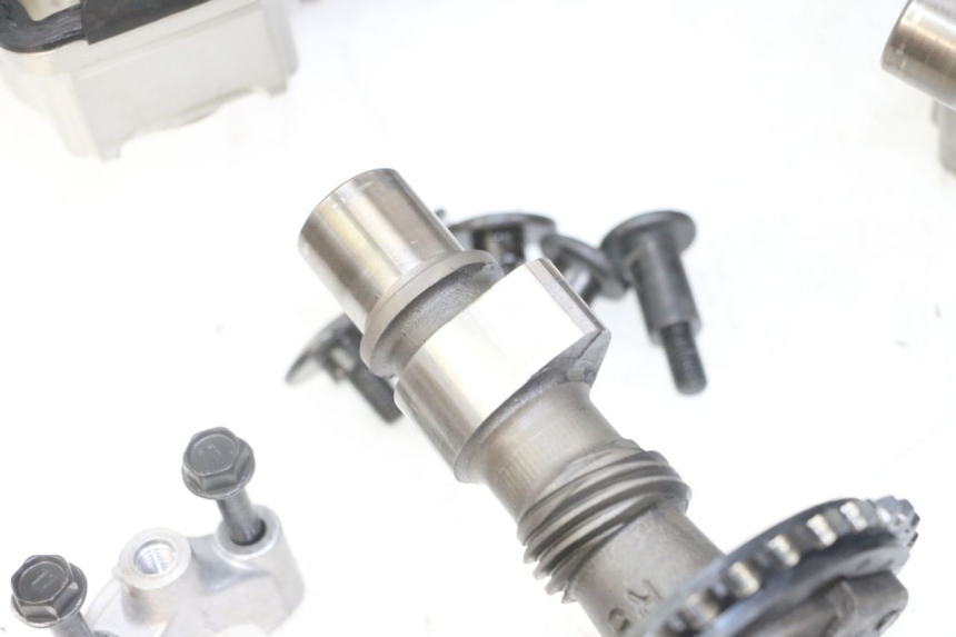 photo de CULATA SUZUKI GS GSE 500 (2001 - 2003) - Primer plano de alta resolución